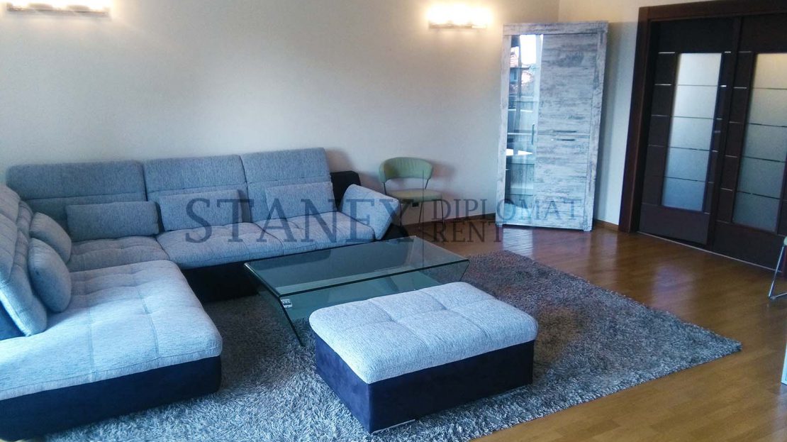 Three bedroom apartment Senjak Belgrade S1146