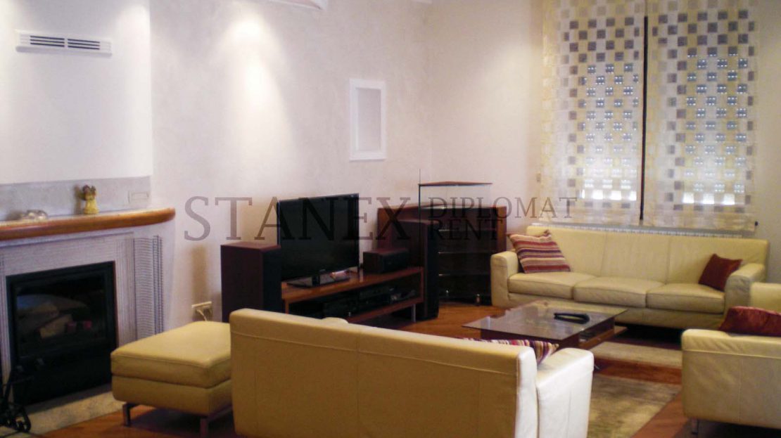 Three bedroom apartment Vracar Belgrade S1789