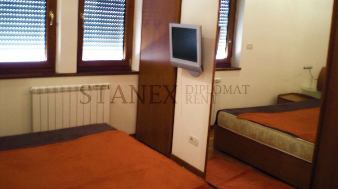 Three bedroom apartment Vracar Belgrade S1789