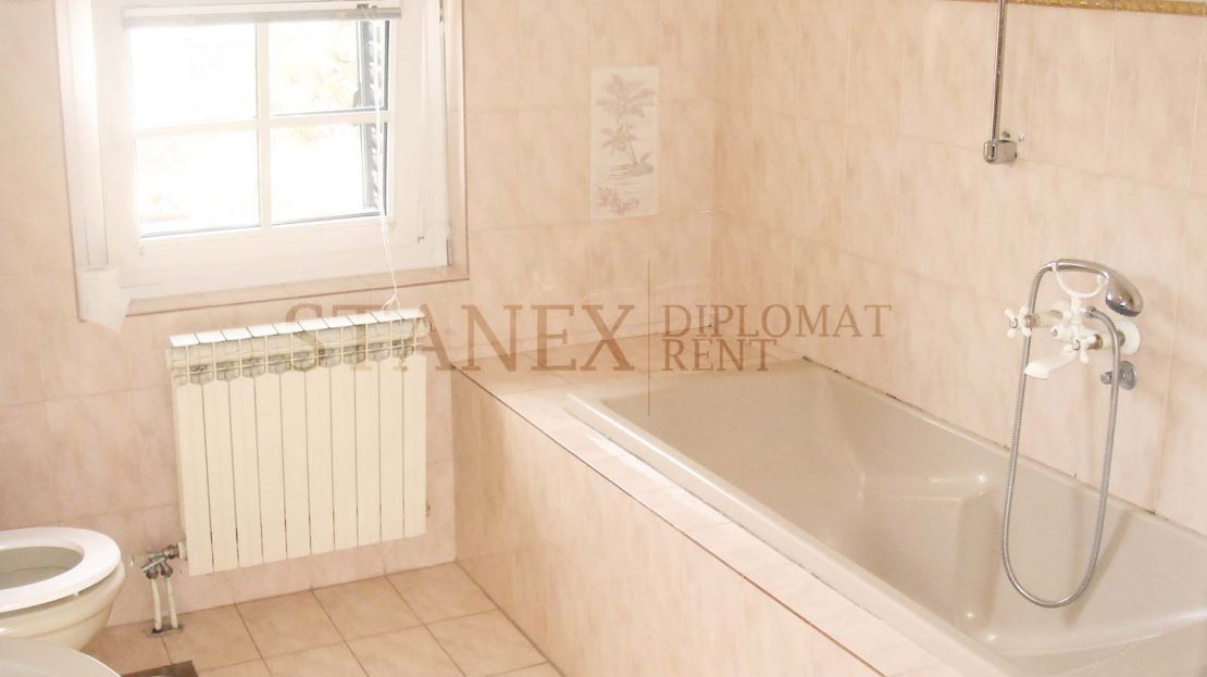 Three bedroom apartment Senjak Belgrade S673