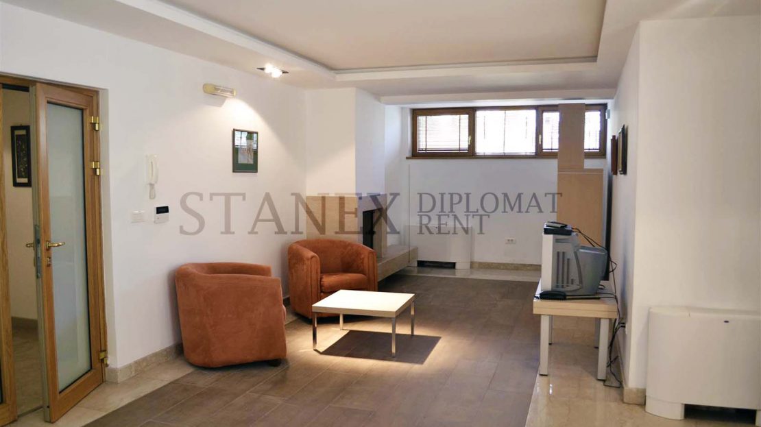 Three bedroom house Dedinje Belgrade K020