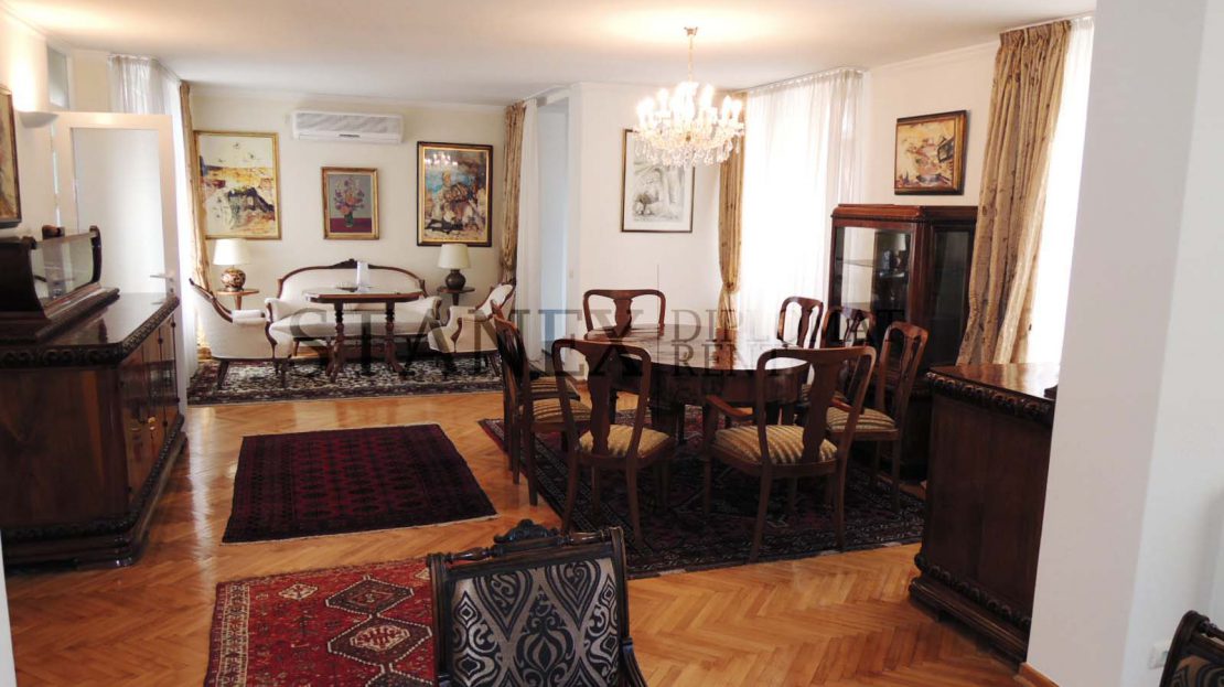 Three bedroom apartment Vracar Belgrade S1910