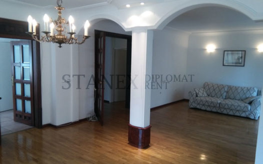 Four bedroom apartment Belgrade S1186